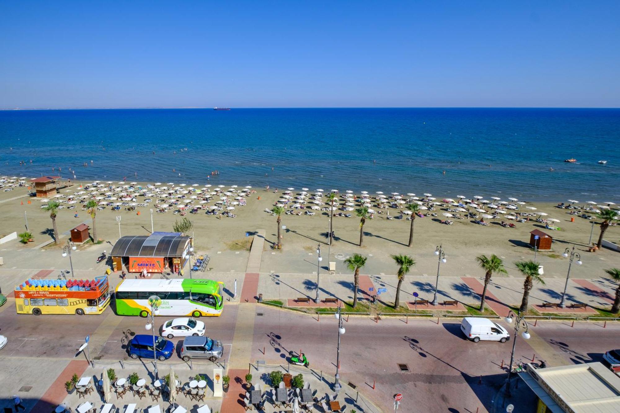 Lazuli Sea View Beachfront Ap 21 Lárnaca Exterior foto
