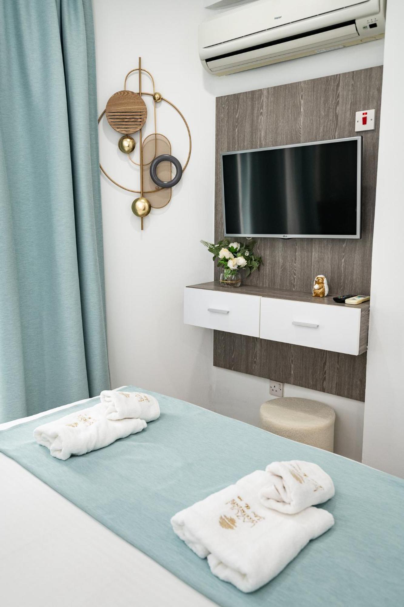 Lazuli Sea View Beachfront Ap 21 Lárnaca Exterior foto