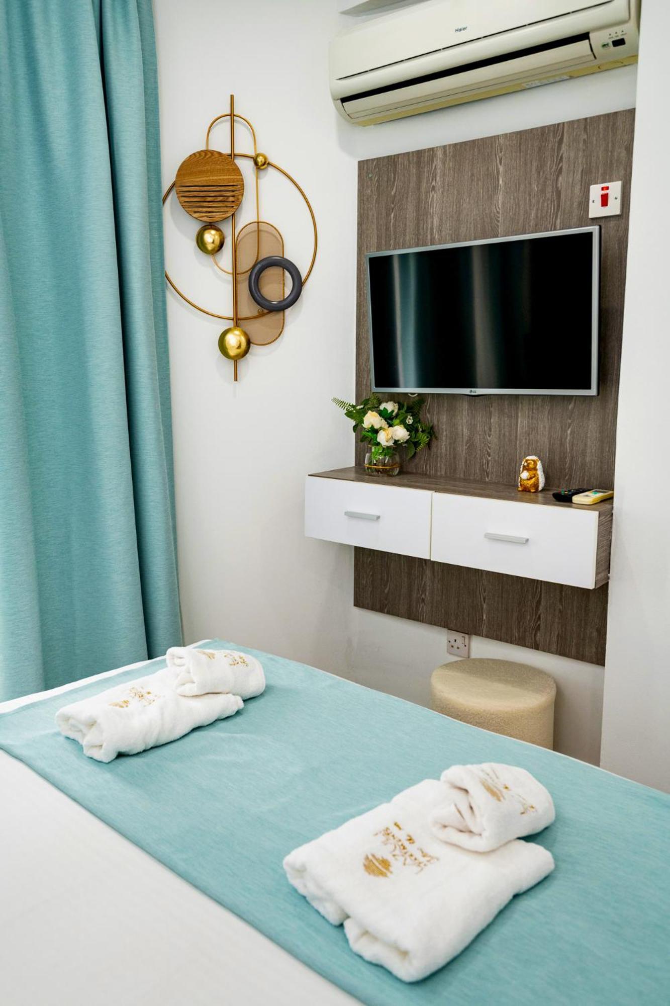 Lazuli Sea View Beachfront Ap 21 Lárnaca Exterior foto