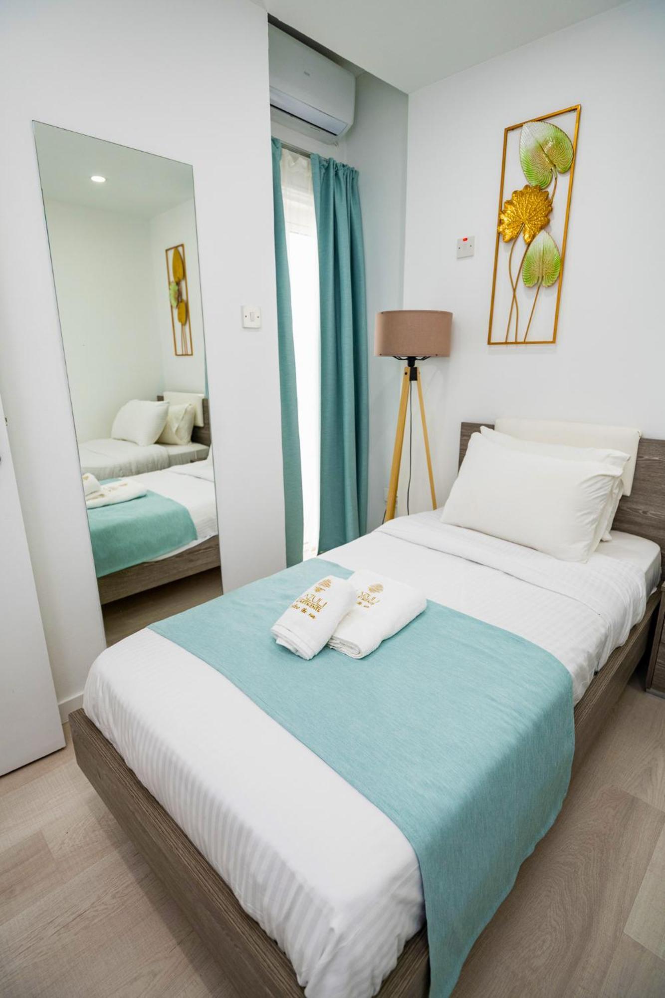Lazuli Sea View Beachfront Ap 21 Lárnaca Exterior foto