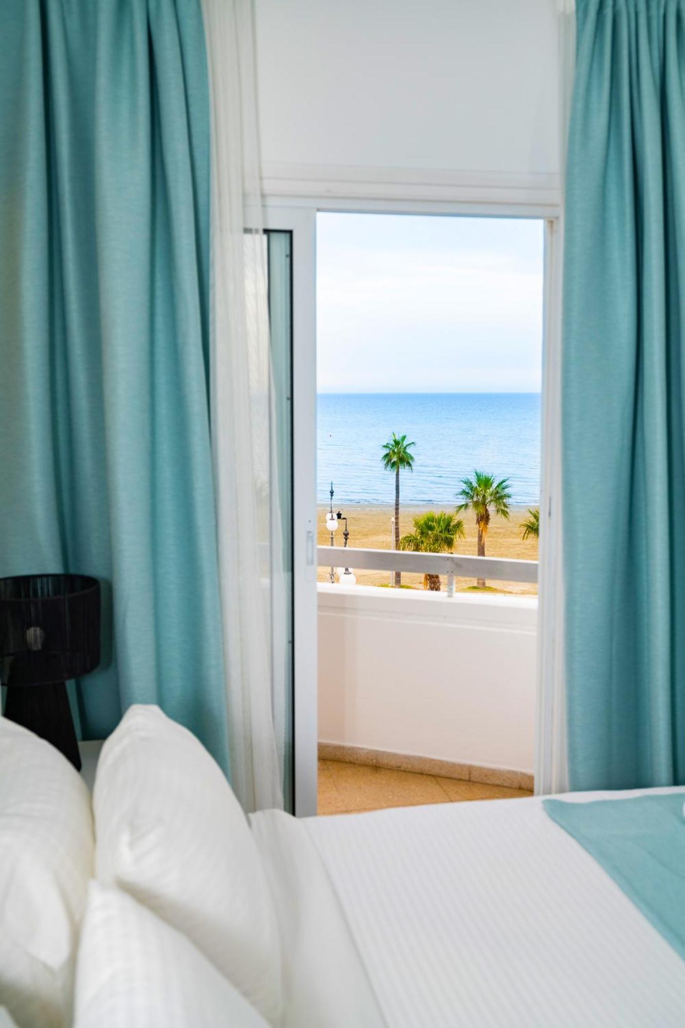 Lazuli Sea View Beachfront Ap 21 Lárnaca Exterior foto