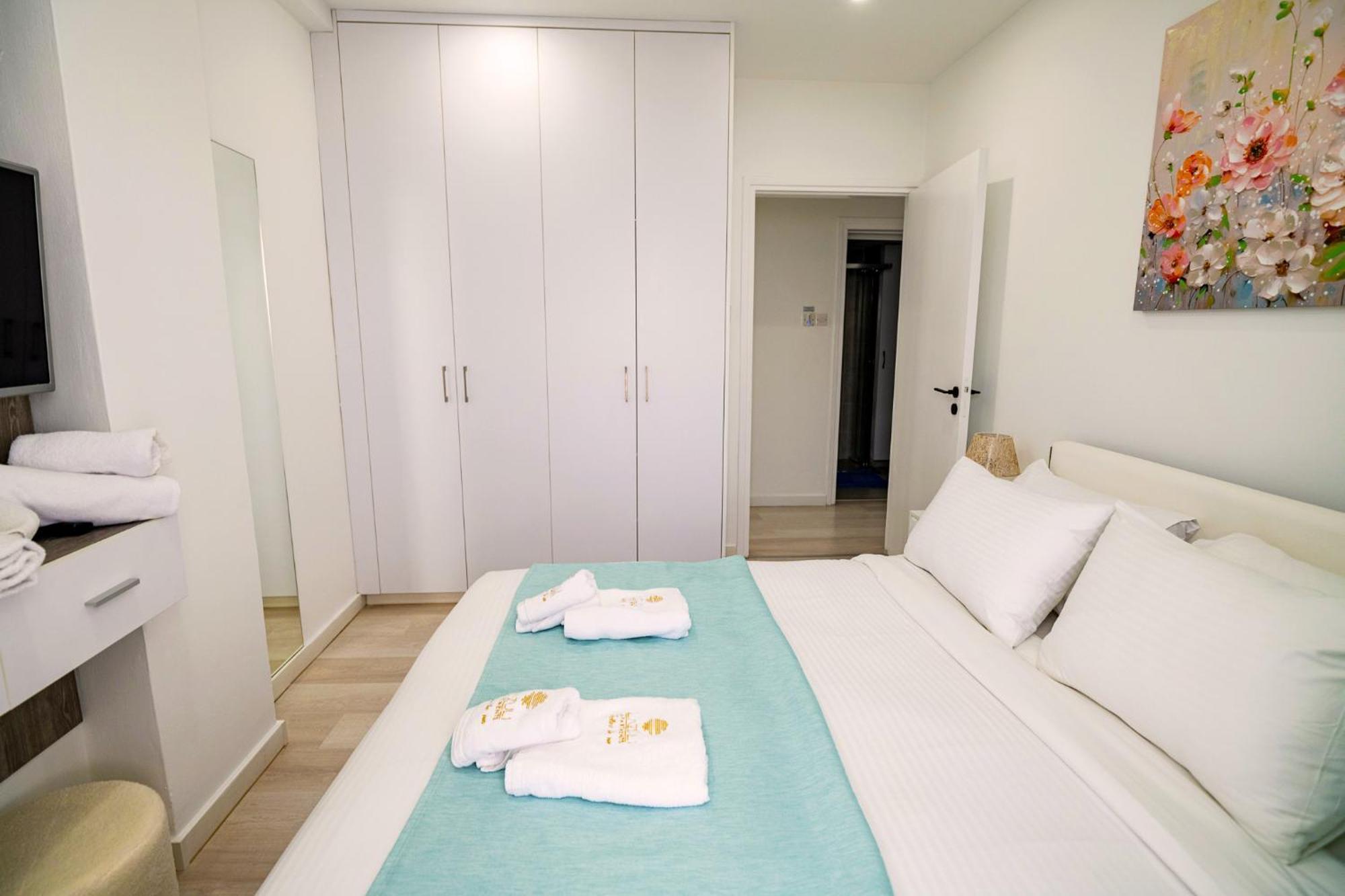 Lazuli Sea View Beachfront Ap 21 Lárnaca Exterior foto